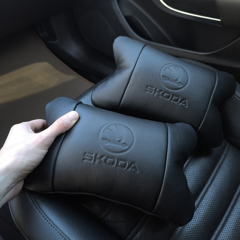 Набір авто подушок Skoda з натуральної шкіри + брелок, Автоподушка на підголовник - Зображення 8